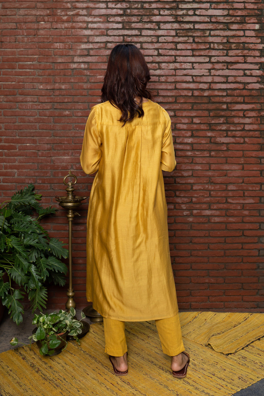 yellow-tunic-from-karuna-khaitan-aayna-collection