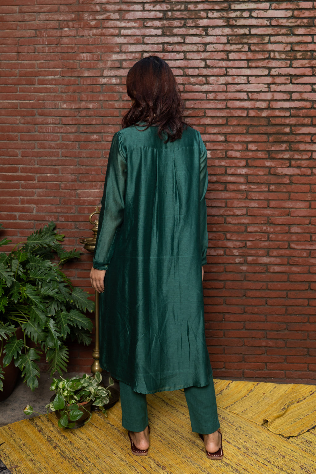 green-tunic-from-karuna-khaitan-aayna-collection