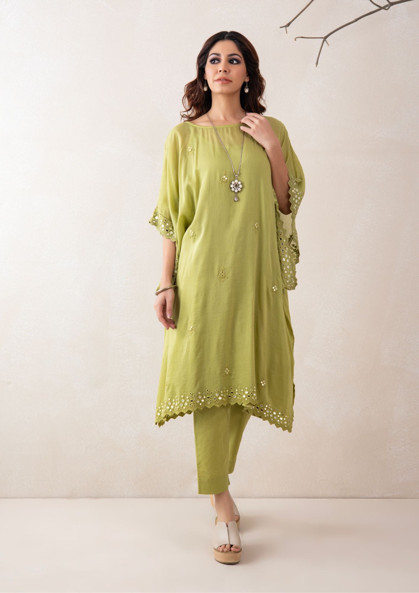 Veha Kaftan Set