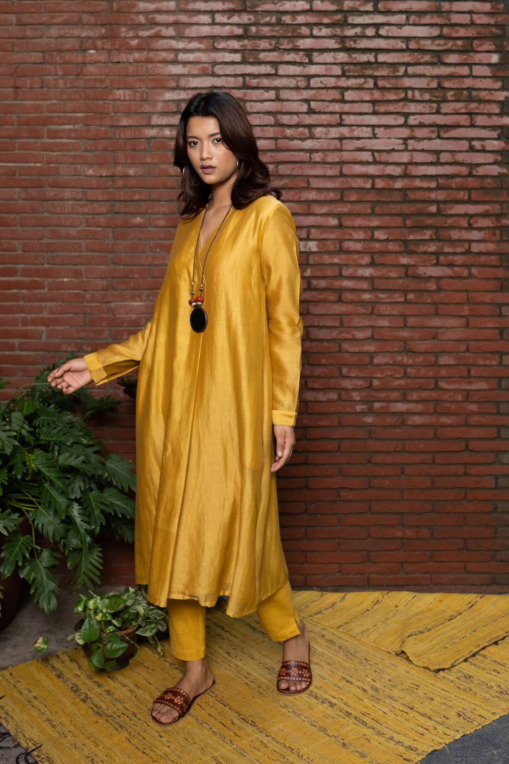 yellow-tunic-from-karuna-khaitan-aayna-collection