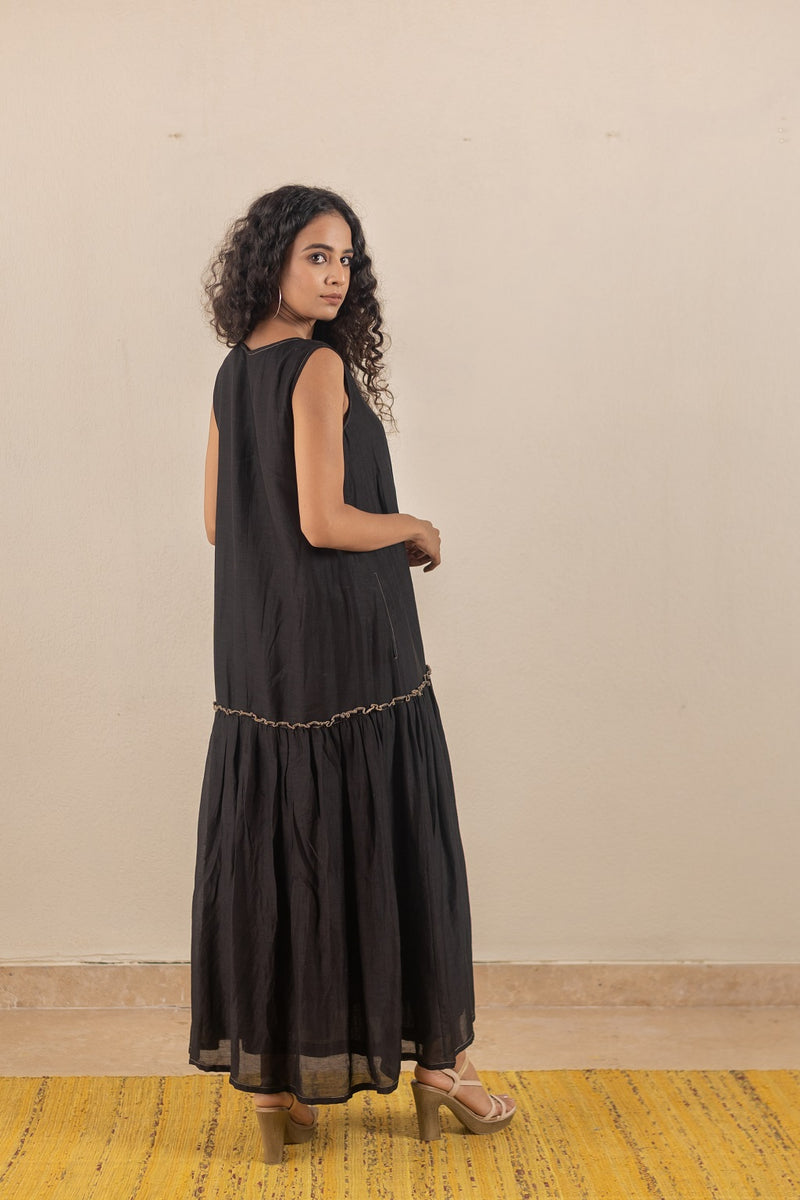 black-dress-from-karuna-khaitan-aayna-collection
