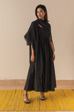 black-overlay-from-karuna-khaitan-aayna-collection