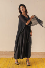 black-overlay-from-karuna-khaitan-aayna-collection