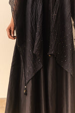 black-overlay-from-karuna-khaitan-aayna-collection